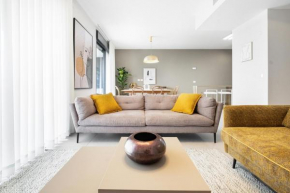 Skyline Oasis by TLV2RENT